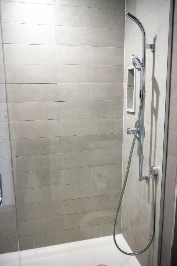Luxury Adventure Cn Tower/Mtcc/Scotiabank Arena Apartment Toronto Bagian luar foto